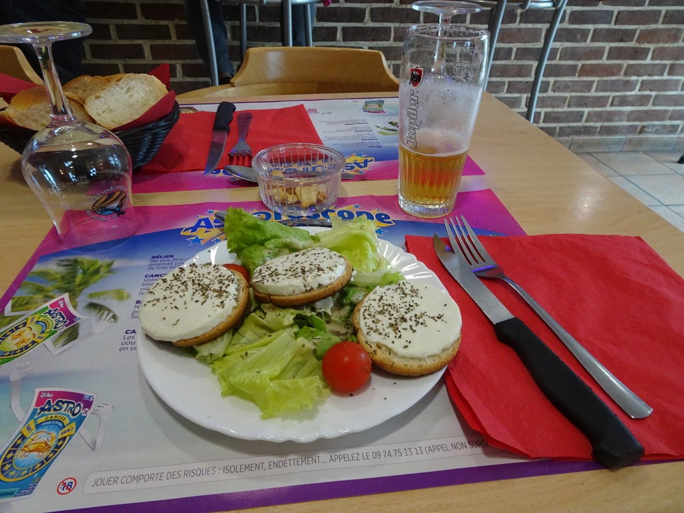 salade avec fromages de chèvres chaud locaux