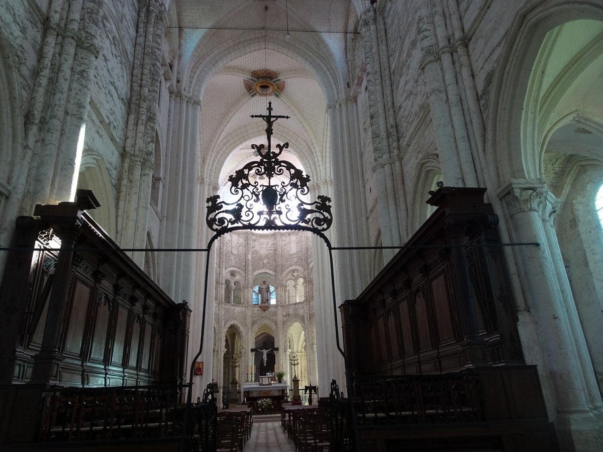 intérieur de l'église abbatiale