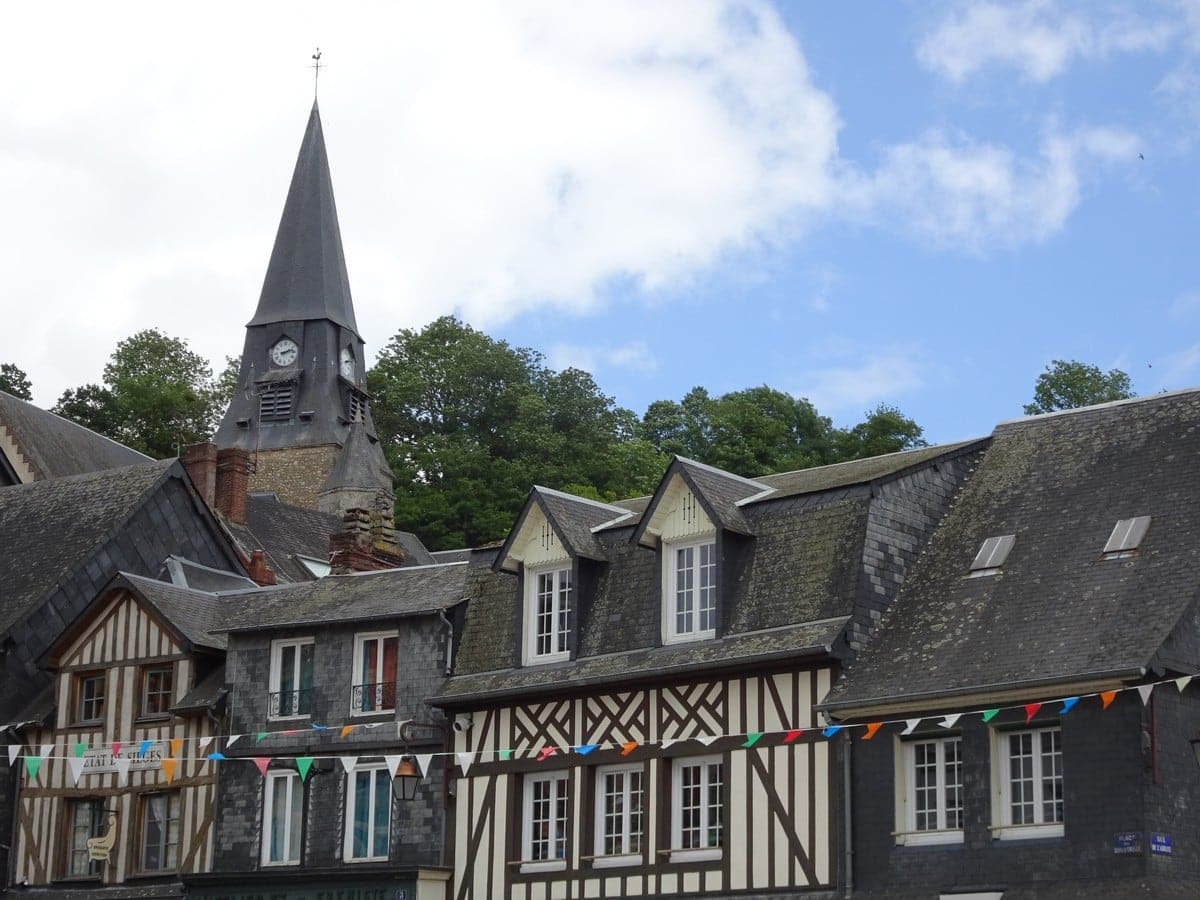 maisons et église (Cormeilles)