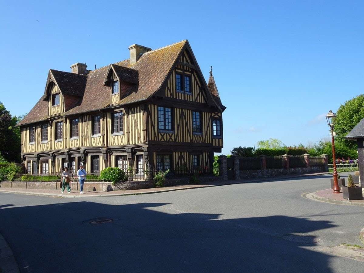 Manoir du XVe siècle.