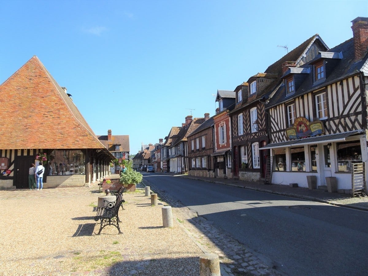 rue principale de Beuvron-en-Auge