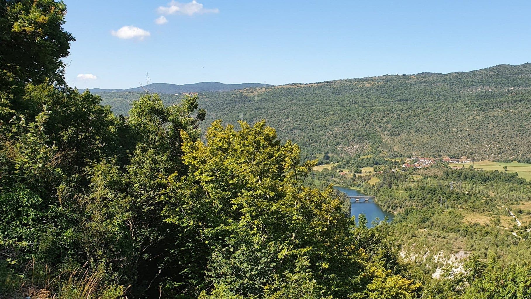 Le pont sur l'Ain vue depuis Vouglans