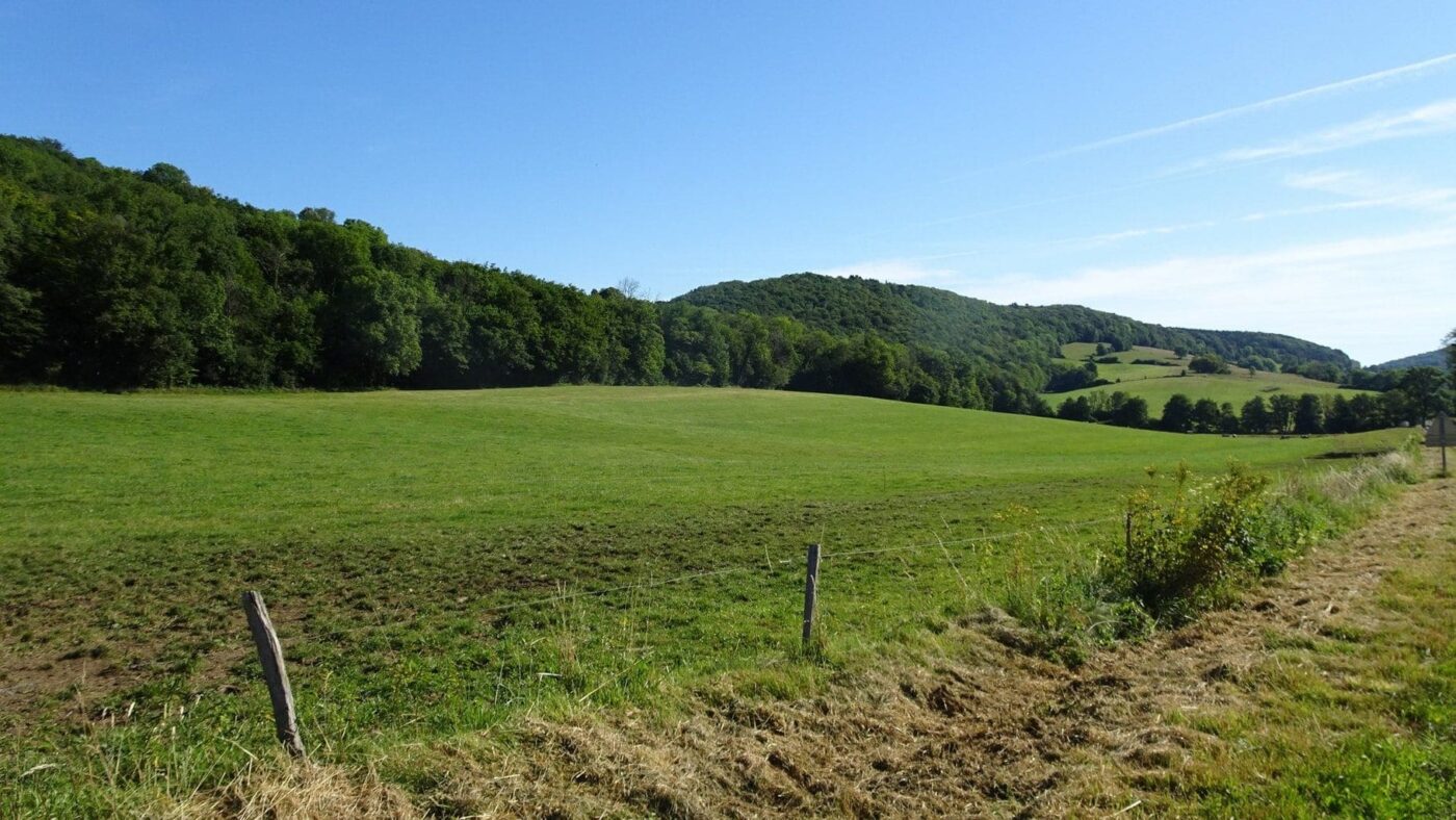 Sur le plateau entre Salins et Nans-sous-Ste-Anne