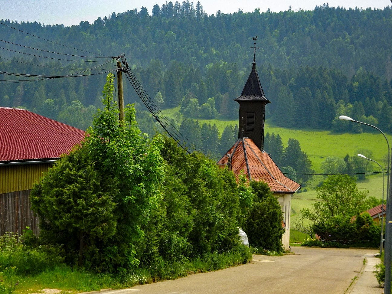 curieuse église à les Étraches